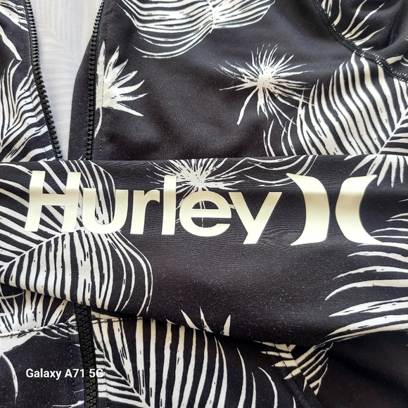 Hurley Womens Full Zip Long Sleeve Hooded Black White Floral Rashguard Sz S - Picture 12 of 16